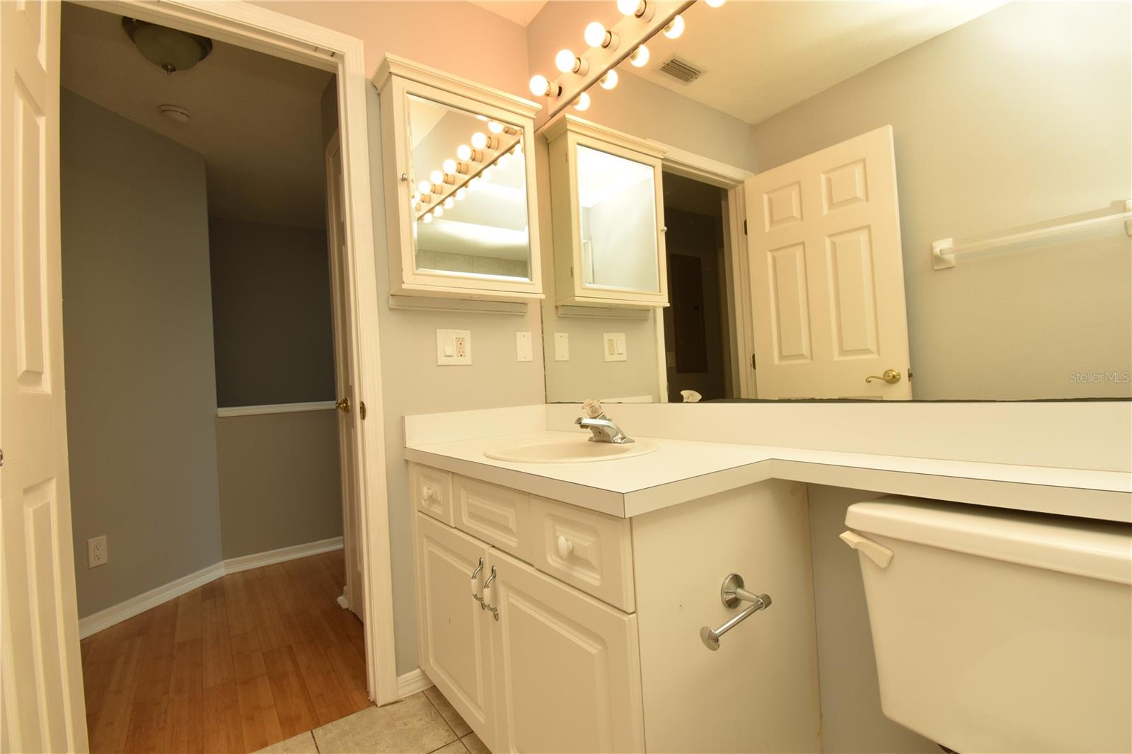 THE TWNHS OF TOWNSHIP N COUNT - Residential