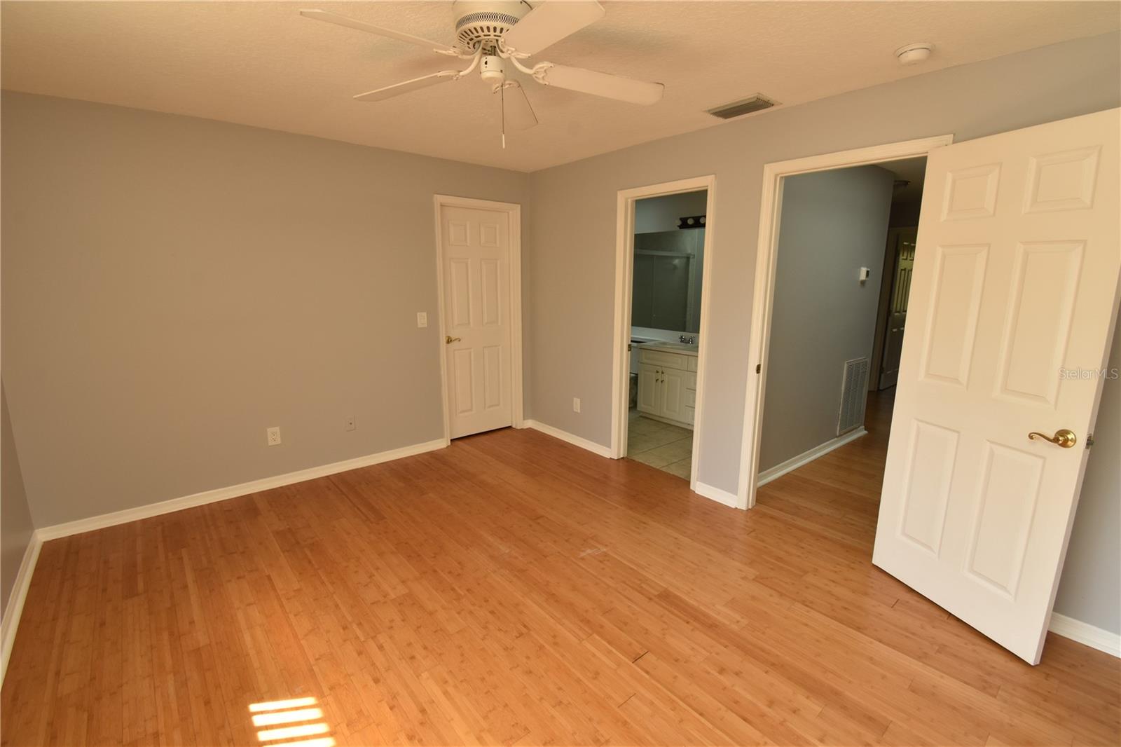 THE TWNHS OF TOWNSHIP N COUNT - Residential