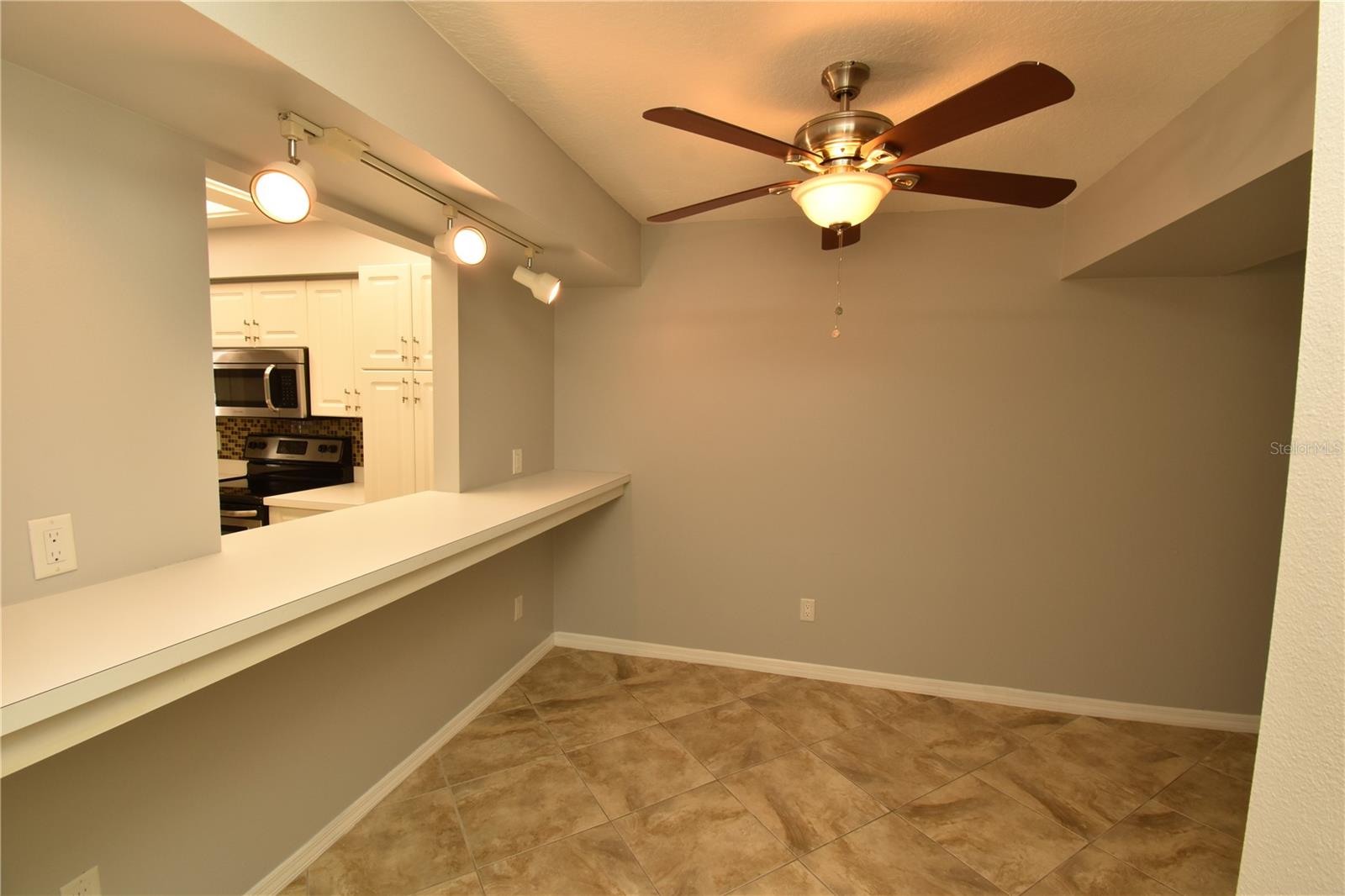 THE TWNHS OF TOWNSHIP N COUNT - Residential