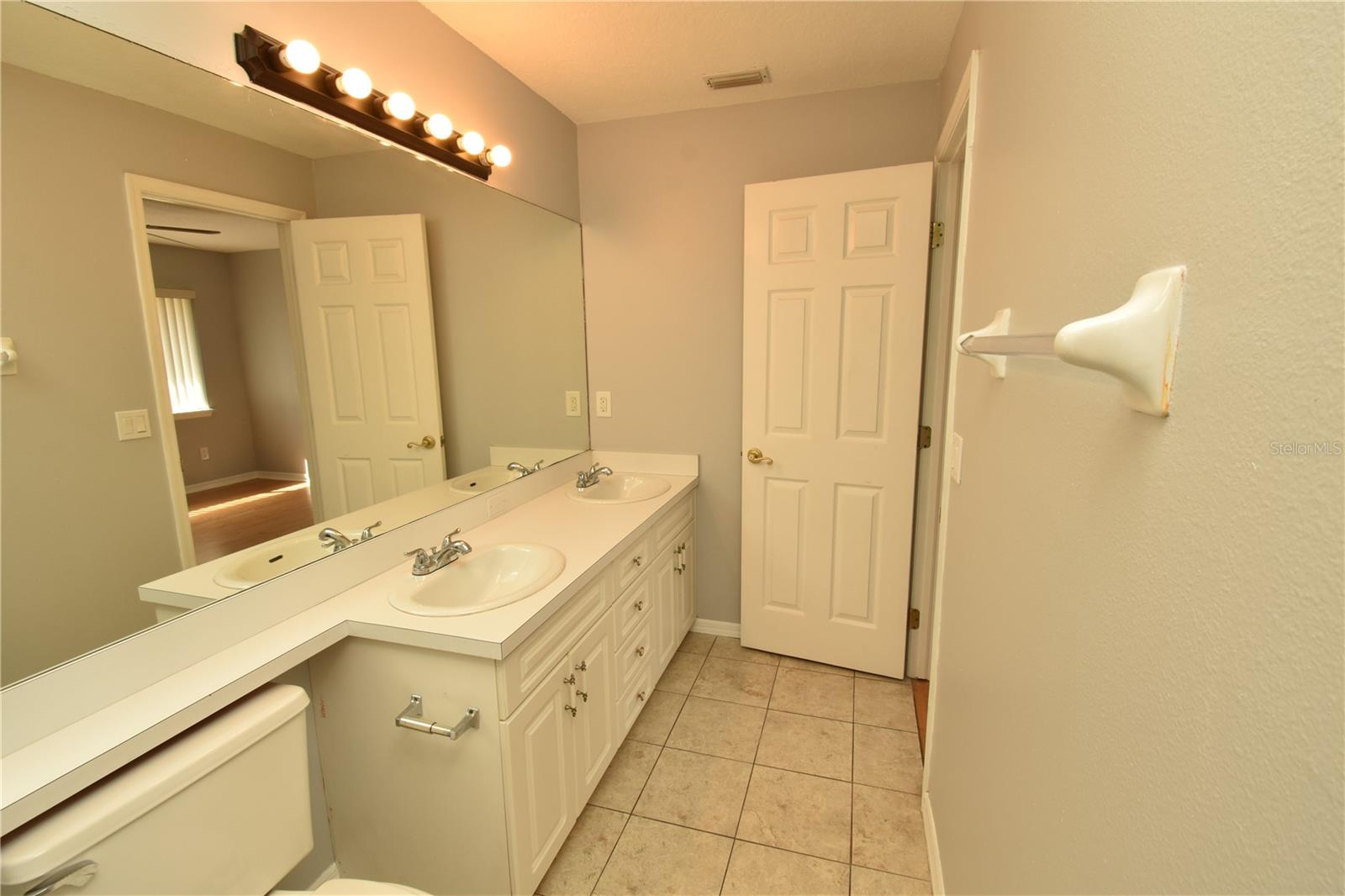 THE TWNHS OF TOWNSHIP N COUNT - Residential