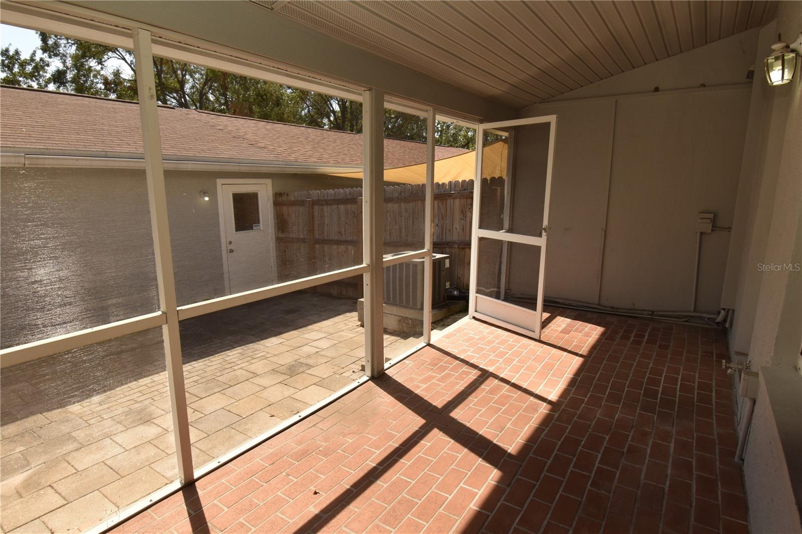 THE TWNHS OF TOWNSHIP N COUNT - Residential