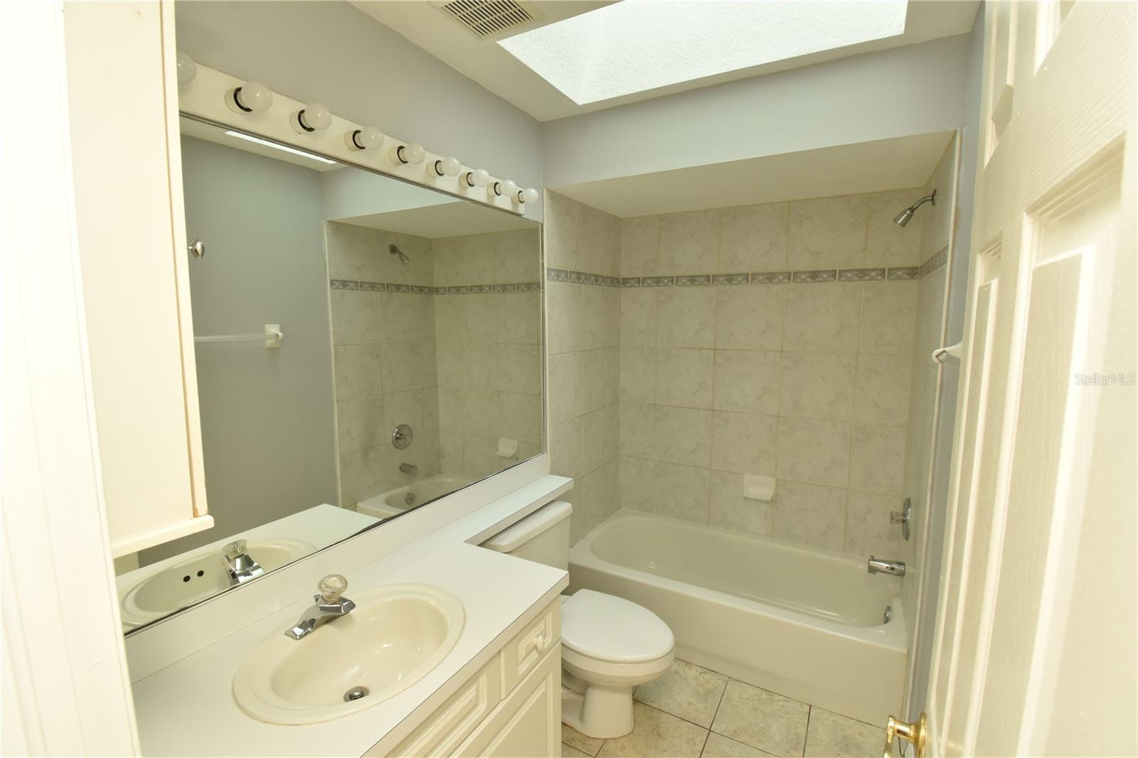 THE TWNHS OF TOWNSHIP N COUNT - Residential