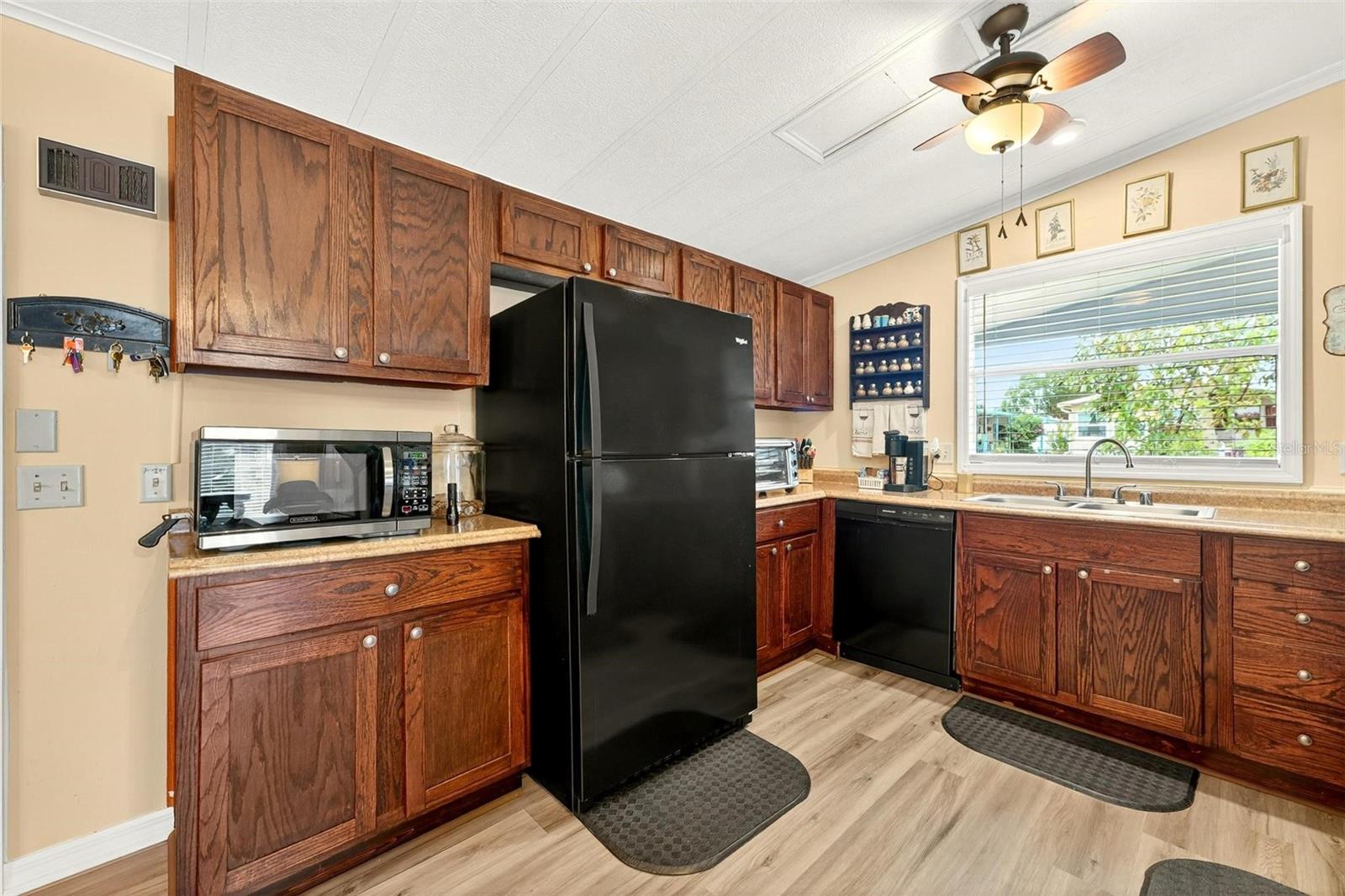 LEESBURG EAST COACHWOOD COLONY ADD 01 - Residential