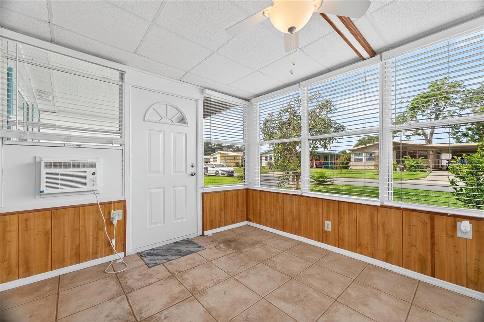 LEESBURG EAST COACHWOOD COLONY ADD 01 - Residential