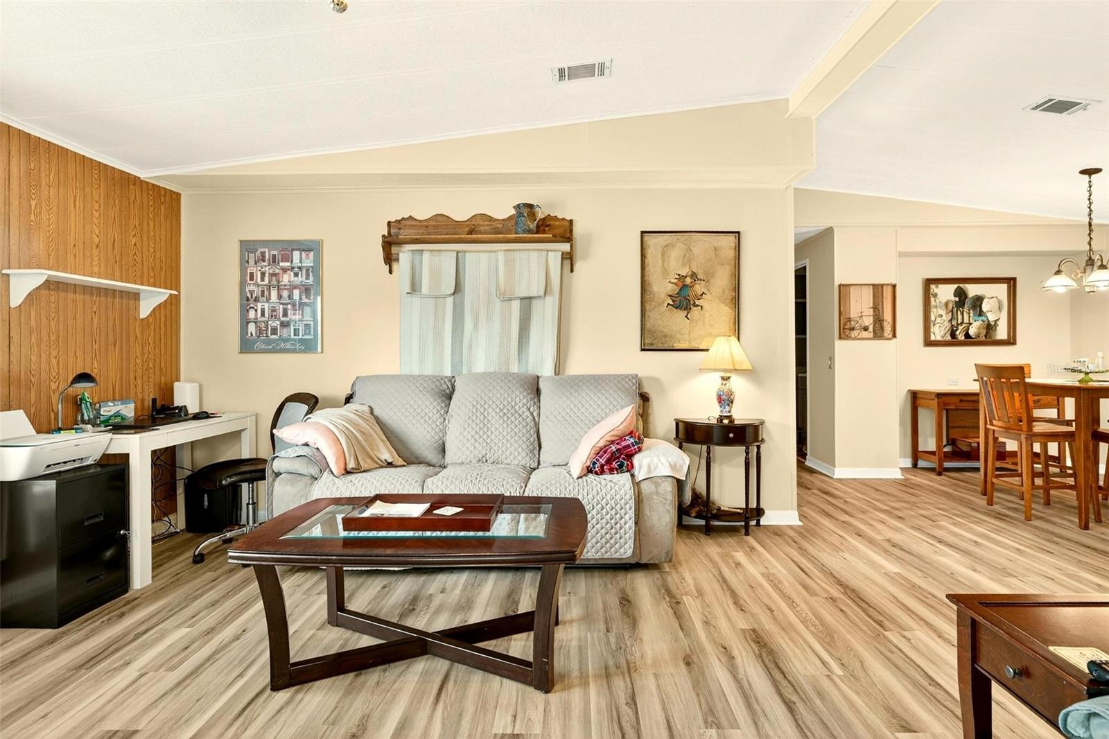 LEESBURG EAST COACHWOOD COLONY ADD 01 - Residential