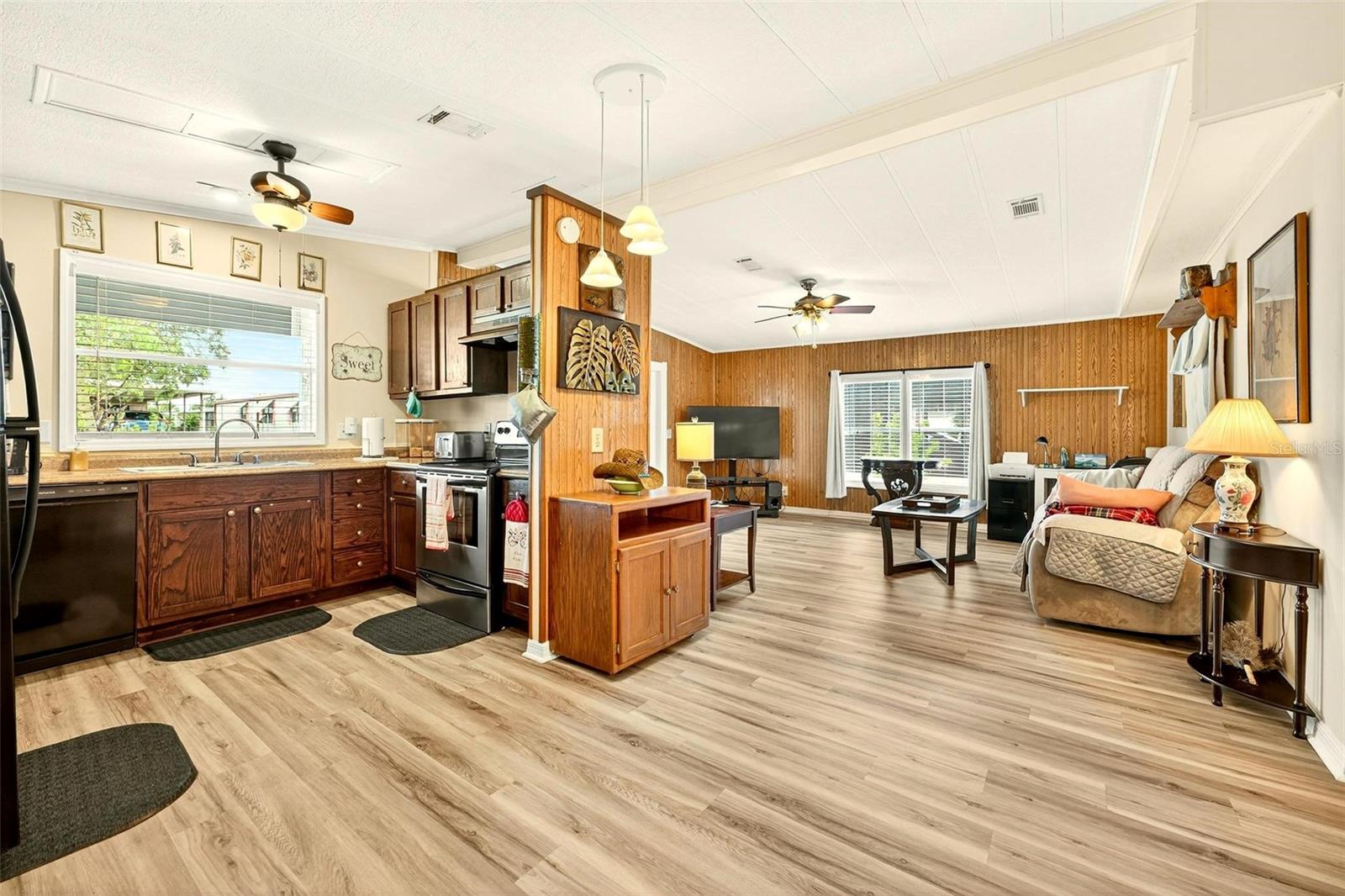 LEESBURG EAST COACHWOOD COLONY ADD 01 - Residential