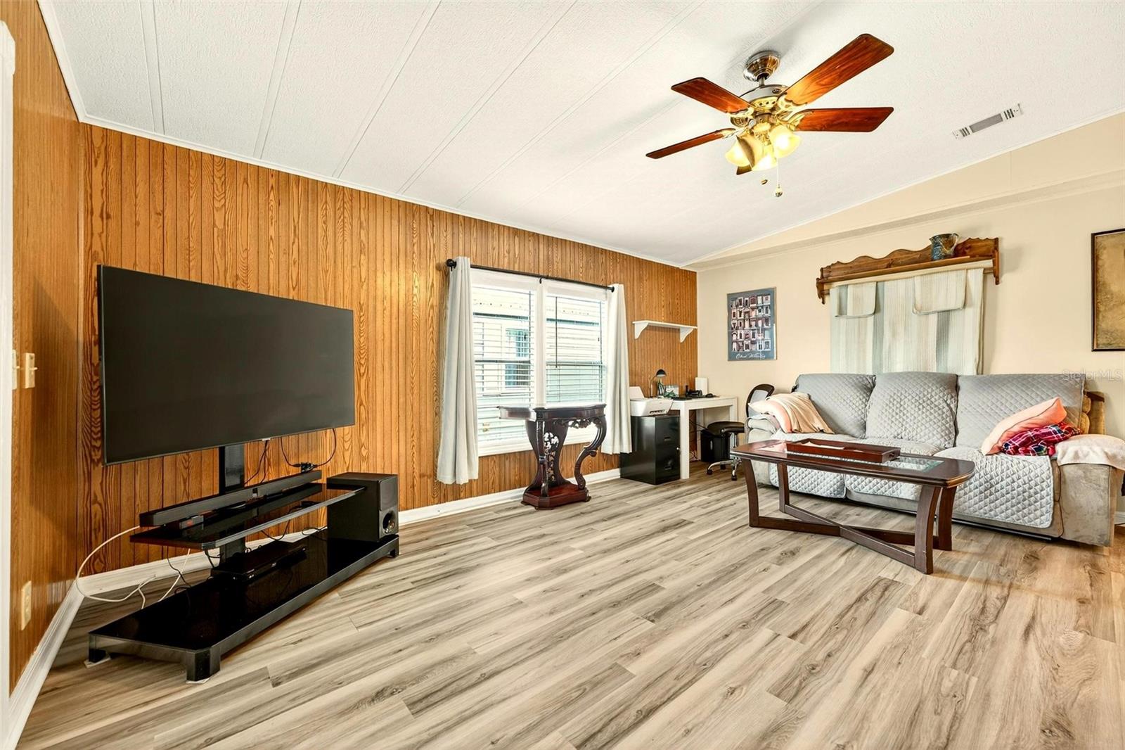 LEESBURG EAST COACHWOOD COLONY ADD 01 - Residential