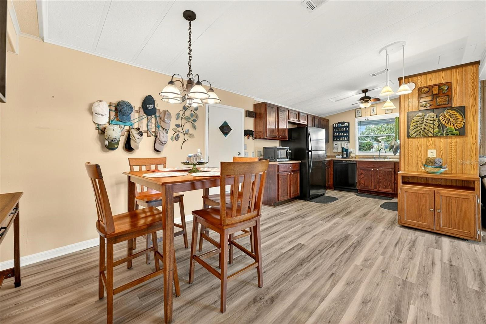 LEESBURG EAST COACHWOOD COLONY ADD 01 - Residential