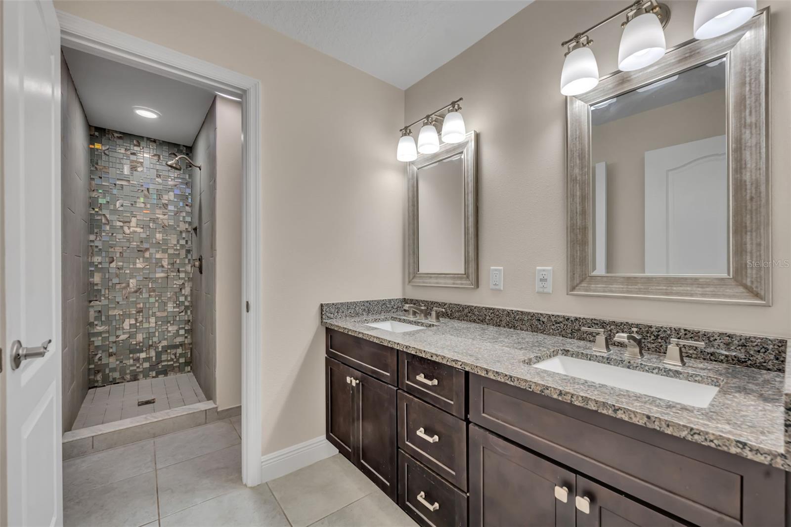 LANSDOWNE - Residential