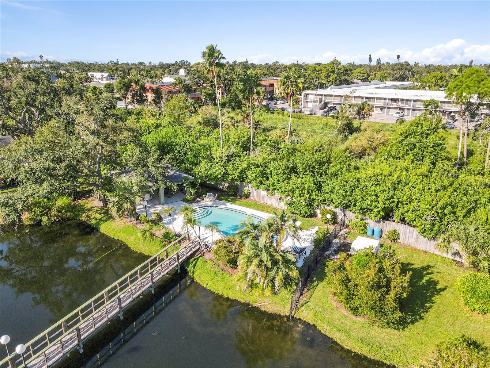 BARRINGTON WOODS - Residential