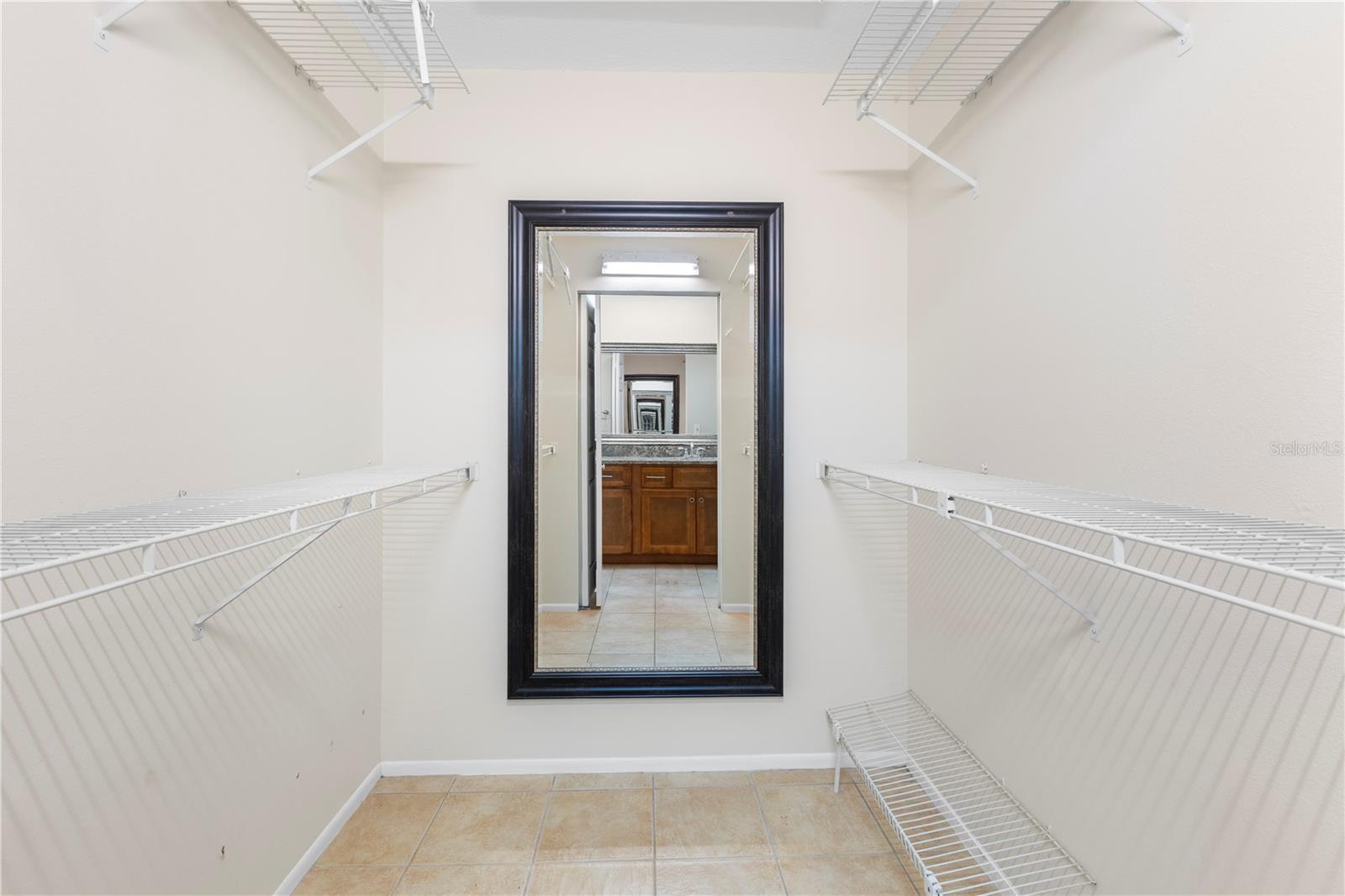 BARRINGTON WOODS - Residential