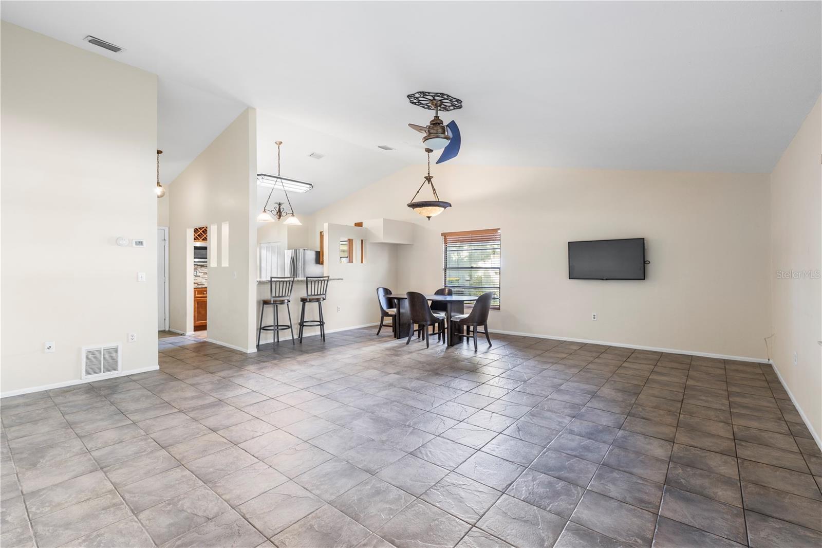 BARRINGTON WOODS - Residential