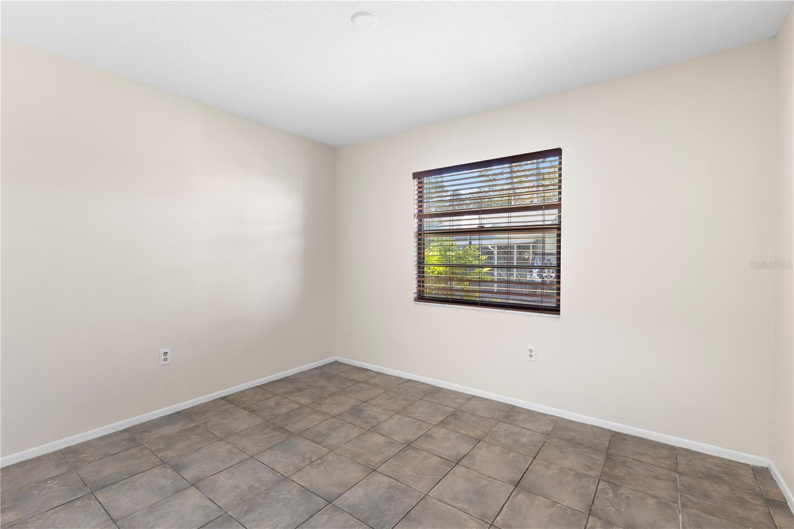 BARRINGTON WOODS - Residential