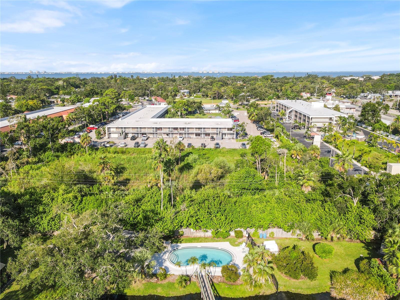 BARRINGTON WOODS - Residential