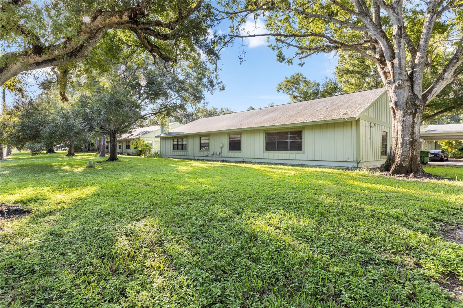 BARRINGTON WOODS - Residential