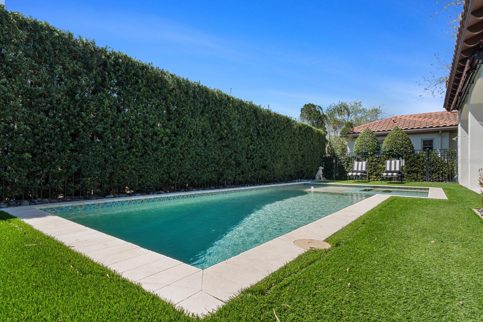 1636 ELIZABETHS WALK