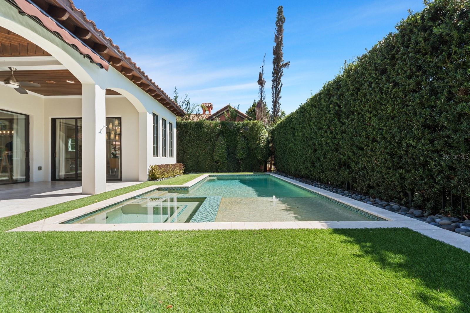 1636 ELIZABETHS WALK