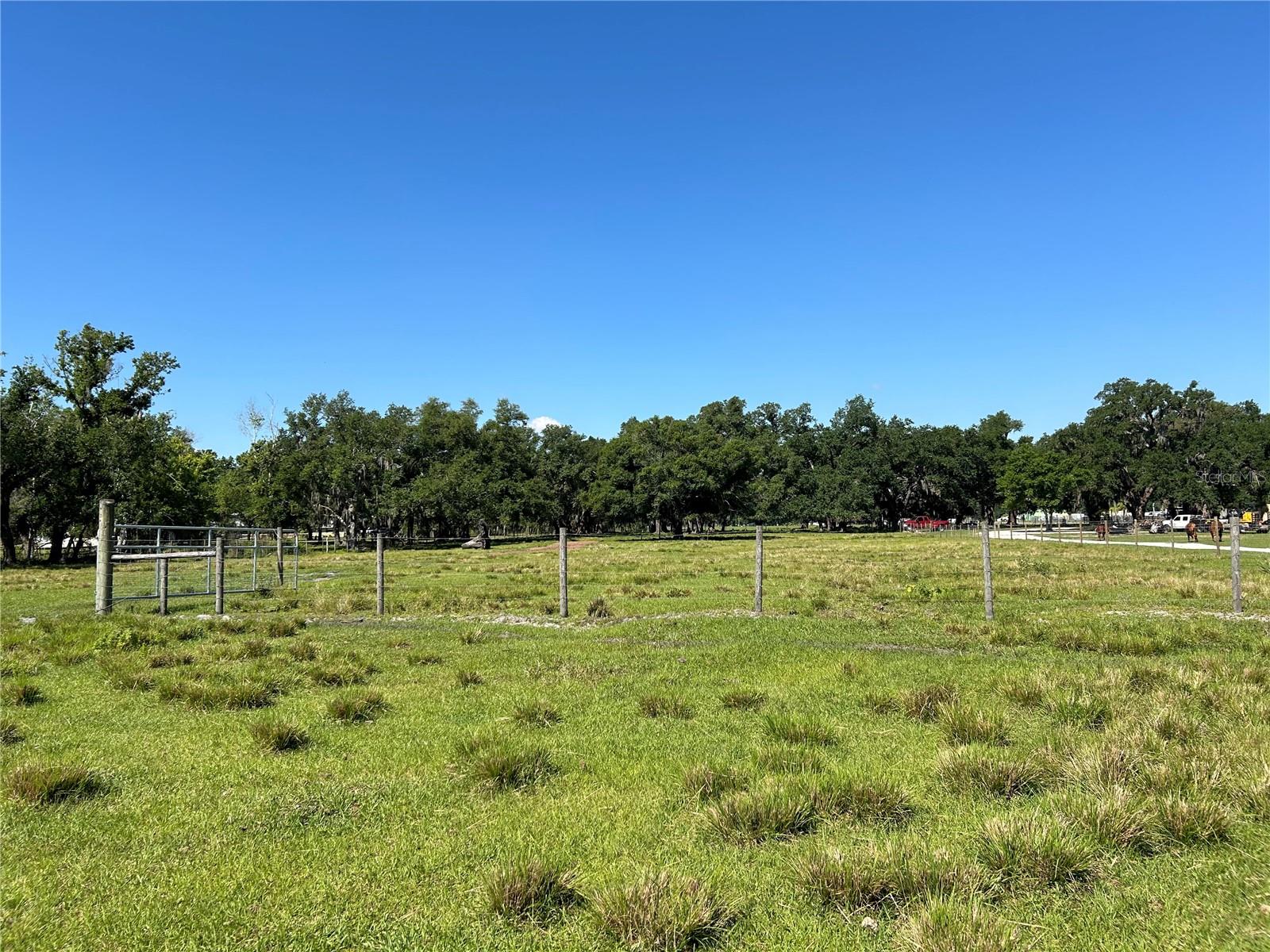 STARK ESTATES - Land