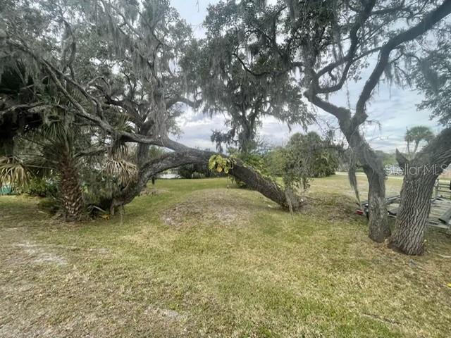 ELLISON ACRES 03 - Land