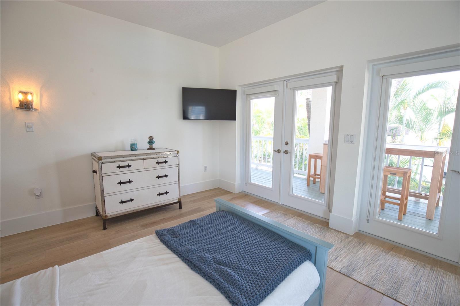 SAINT ARMANDS DIV JOHN RINGLING ESTATES - Residential