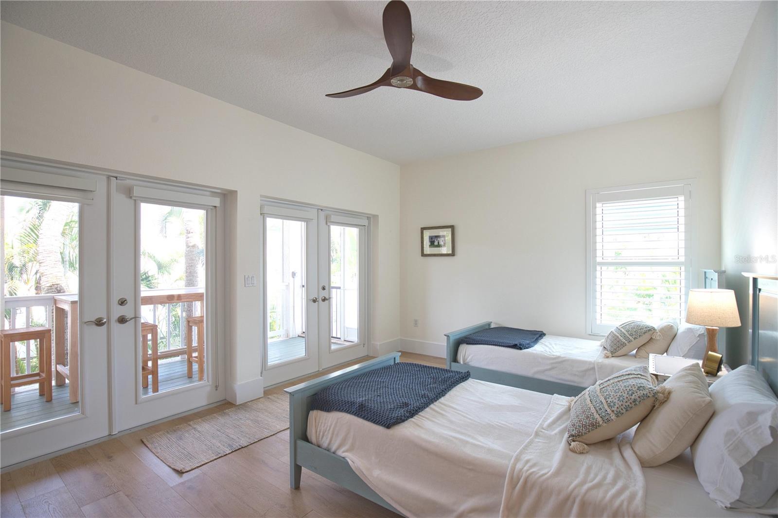 SAINT ARMANDS DIV JOHN RINGLING ESTATES - Residential