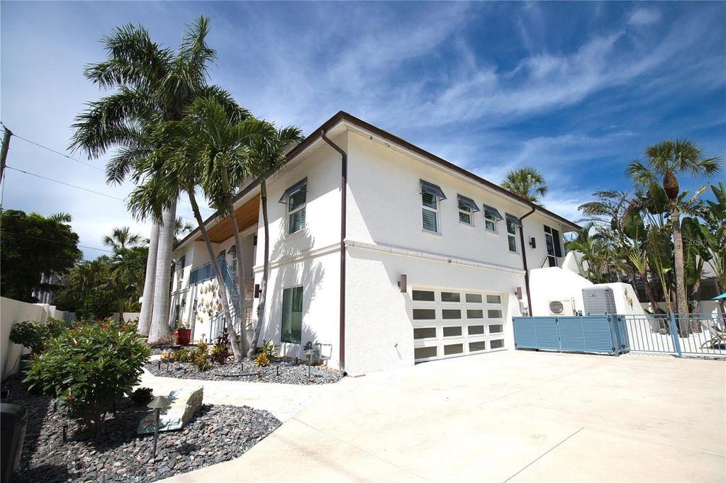 Photo of 345 Madison Drive, Sarasota, FL 34236 (MLS # N6140485)
