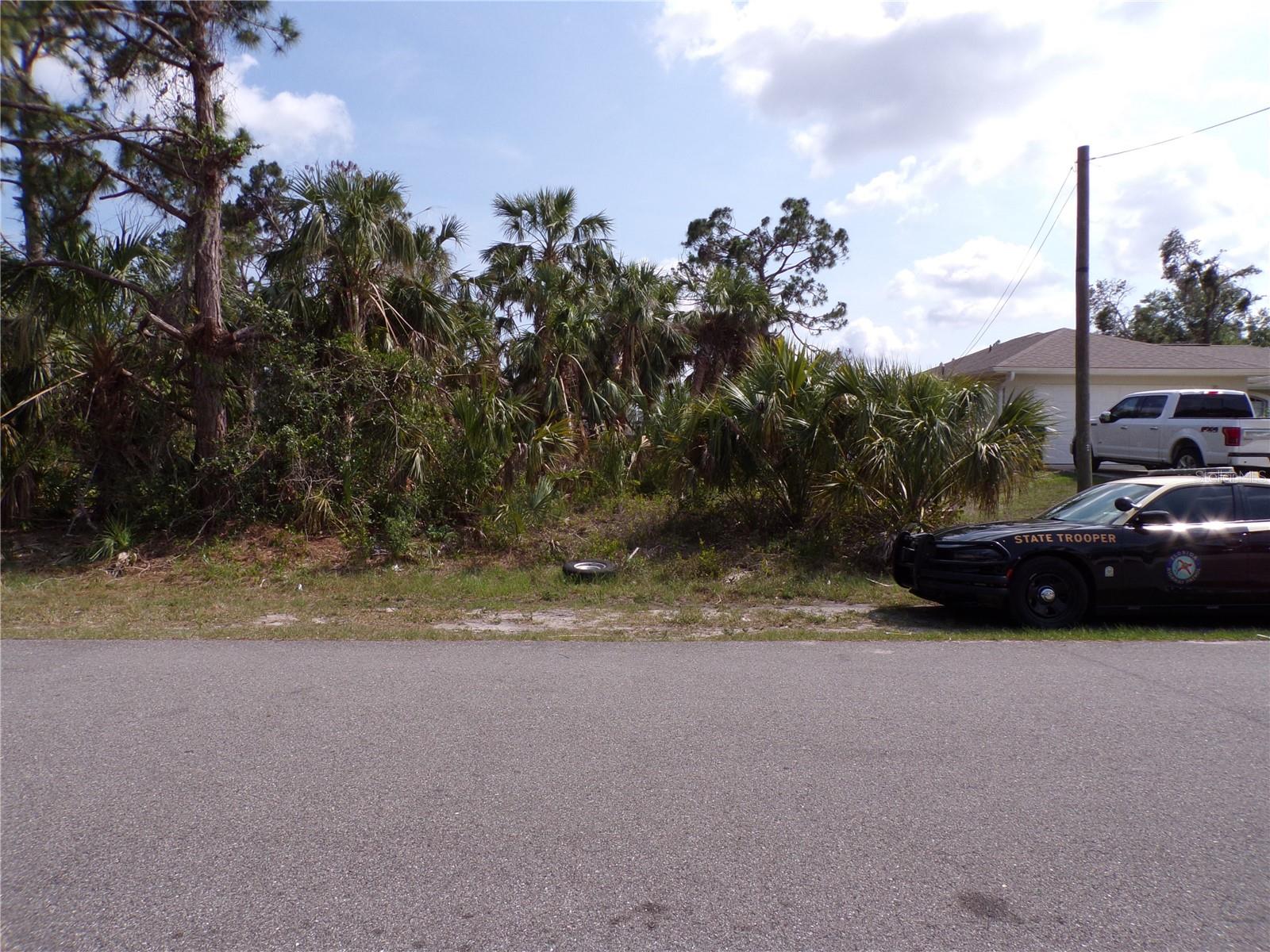 PORT CHARLOTTE SUB 05 - Land