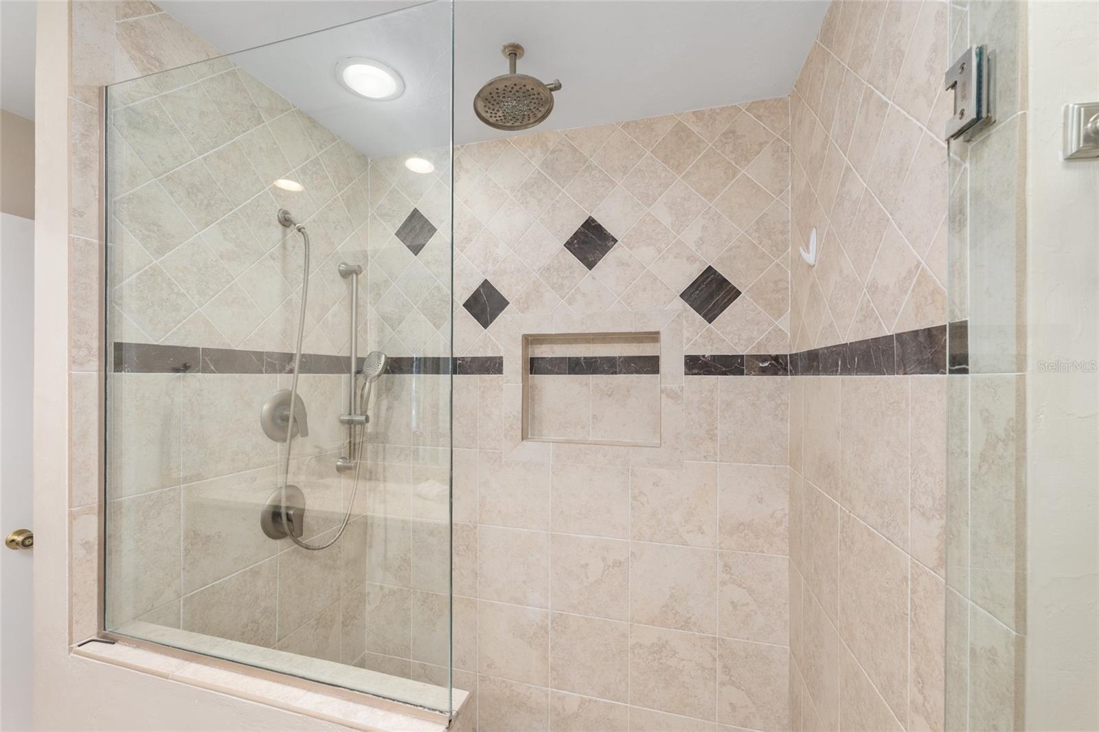 KENWOOD - Residential