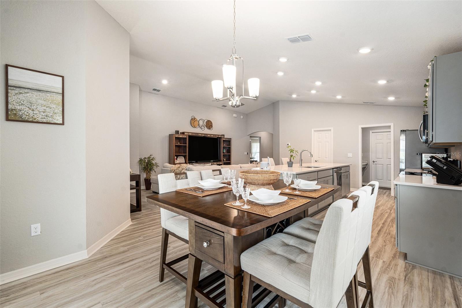 CHAPEL CRK VLGS 7 & 8 PH 1-3 - Residential