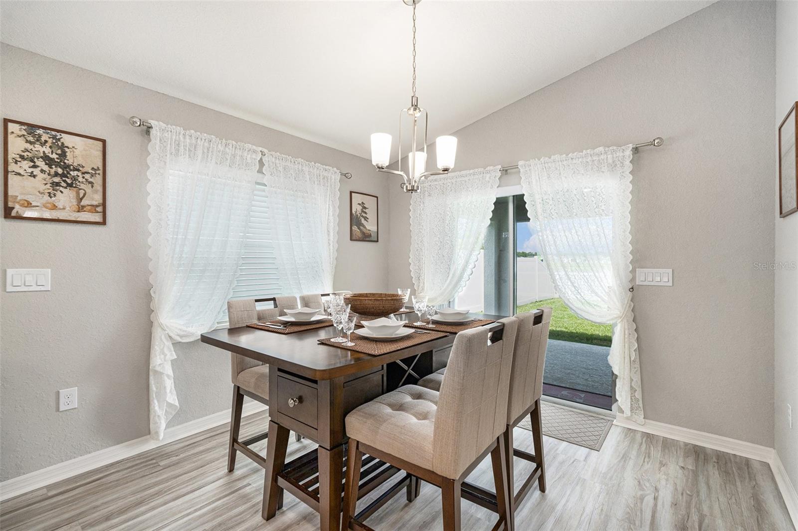 CHAPEL CRK VLGS 7 & 8 PH 1-3 - Residential