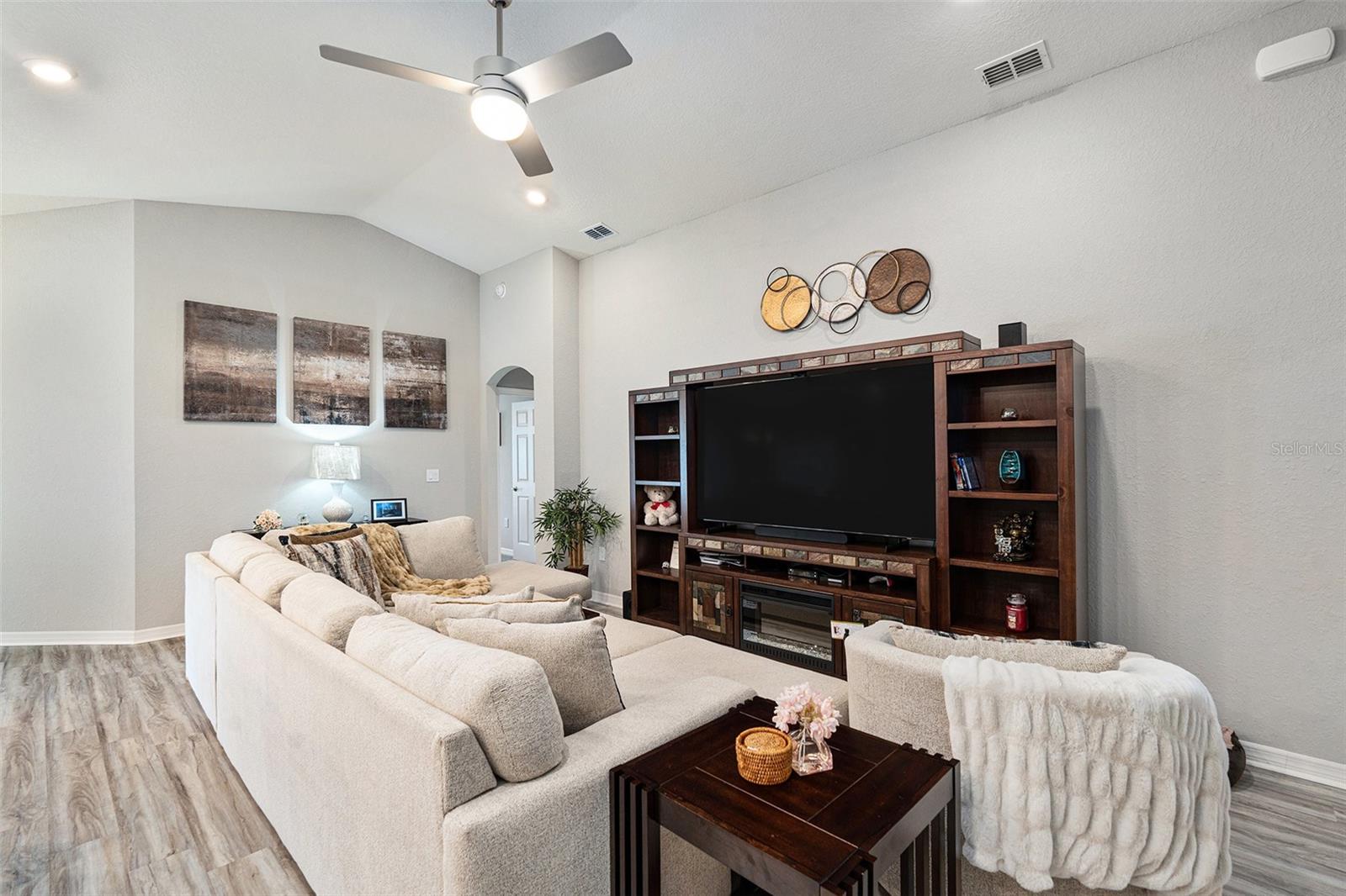 CHAPEL CRK VLGS 7 & 8 PH 1-3 - Residential