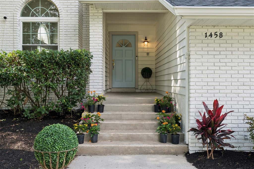 Photo of 1458 Royal Circle, Apopka, FL 32703 (MLS # O6400772)