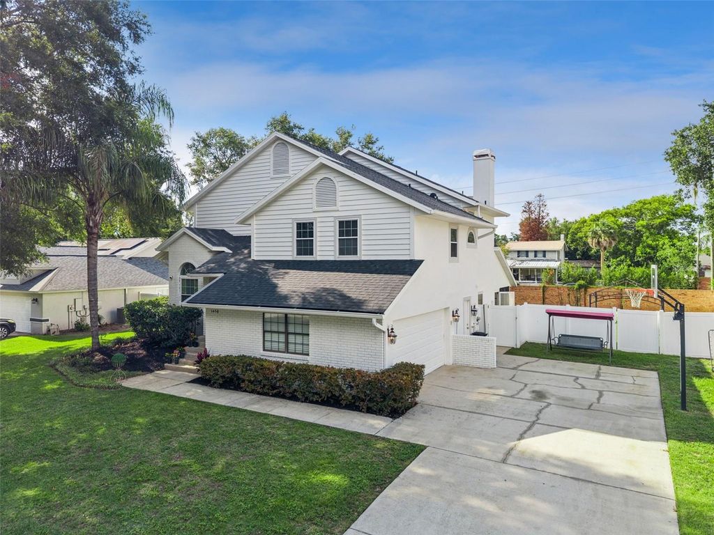 Photo of 1458 Royal Circle, Apopka, FL 32703 (MLS # O6400772)