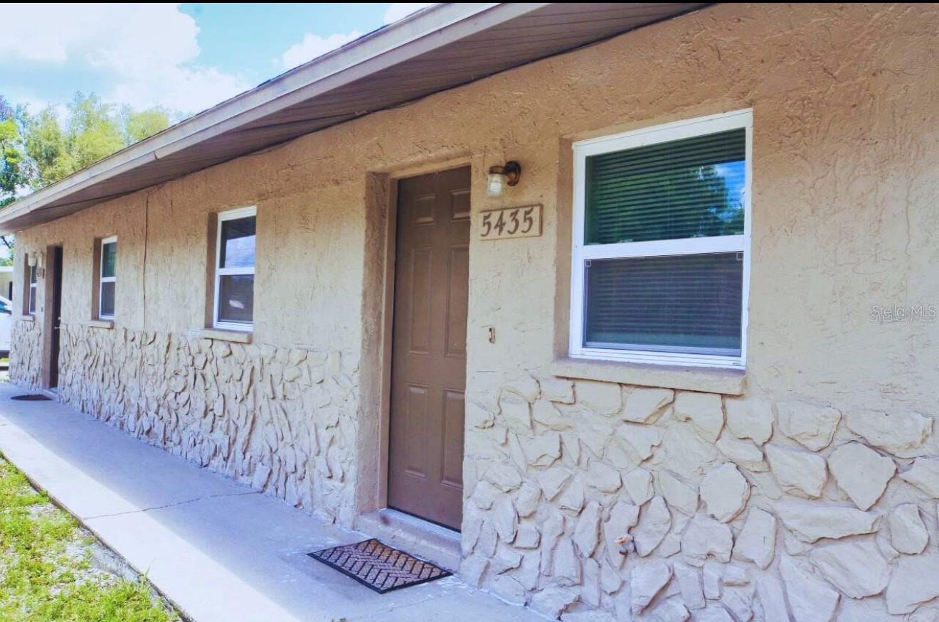 On site laundry, included. Fenced in yard. Fresh remodel - pictures are NOT updated. Unit will be complete next week! Taking applications currently!