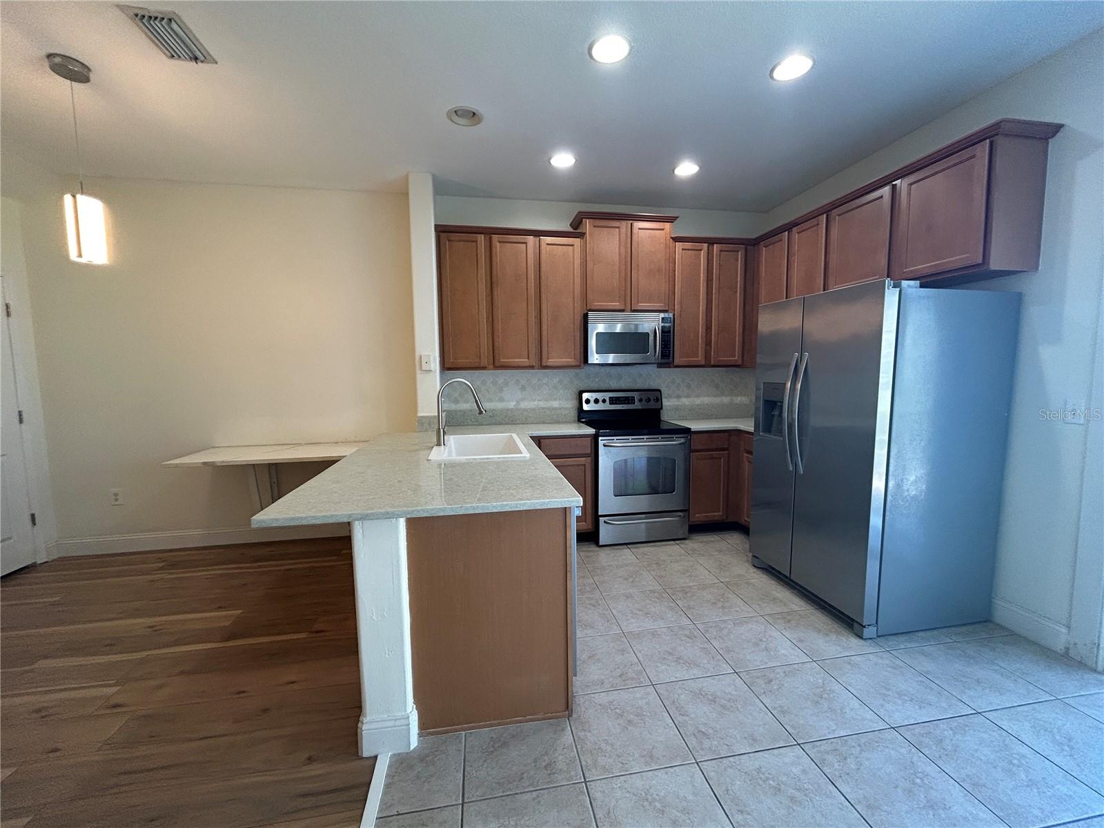 SAWGRASS VILLAGE - Residential