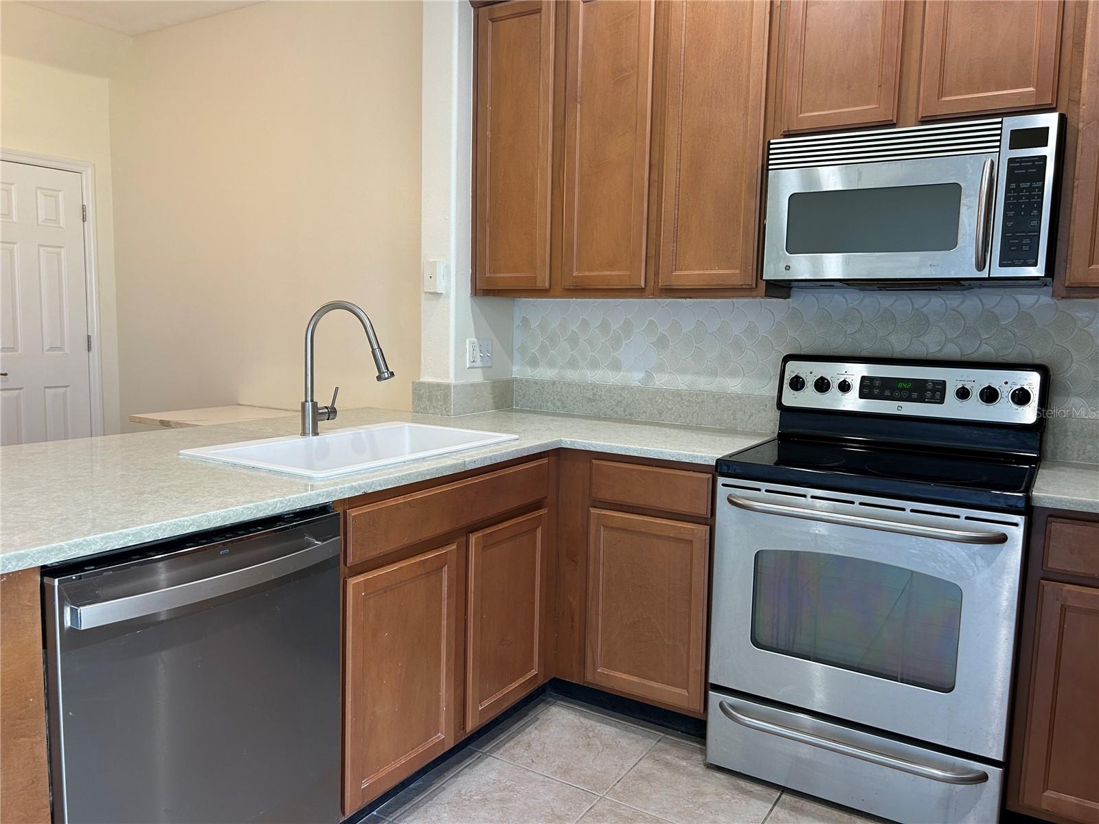 SAWGRASS VILLAGE - Residential