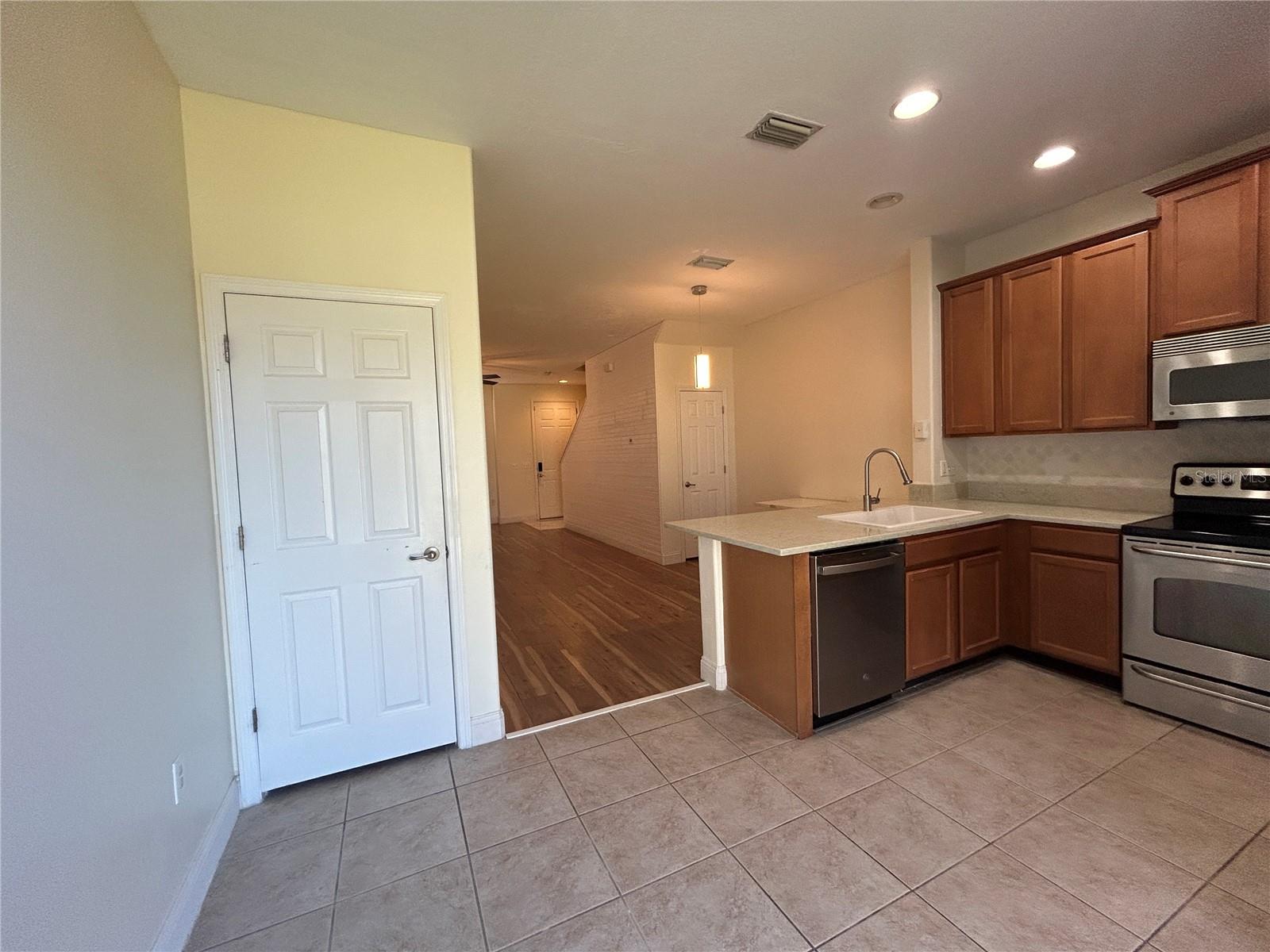 SAWGRASS VILLAGE - Residential