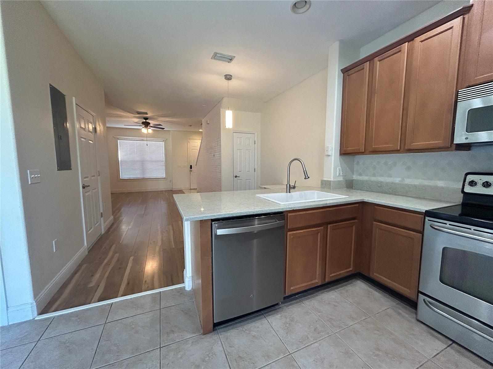 SAWGRASS VILLAGE - Residential