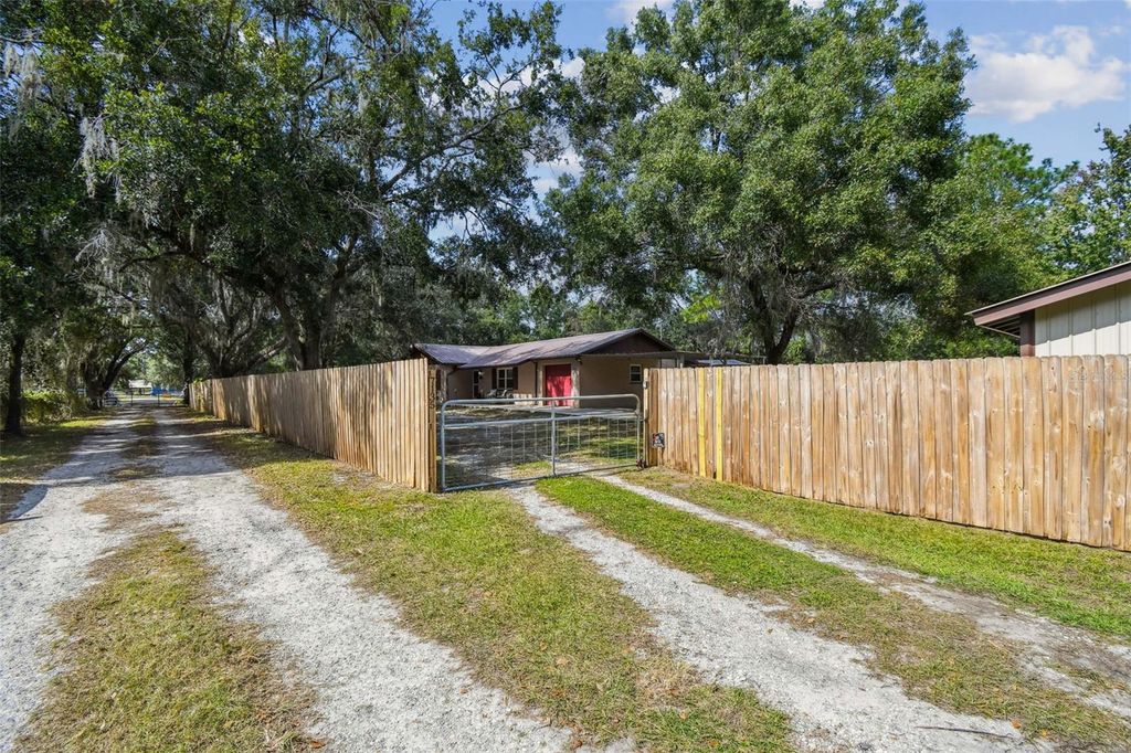 Photo of 7135 Dormany Loop, Plant City, FL 33565 (MLS # TB8441384)