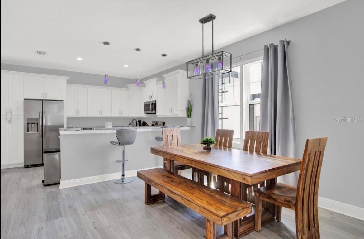 COURIER CITY - Residential Lease