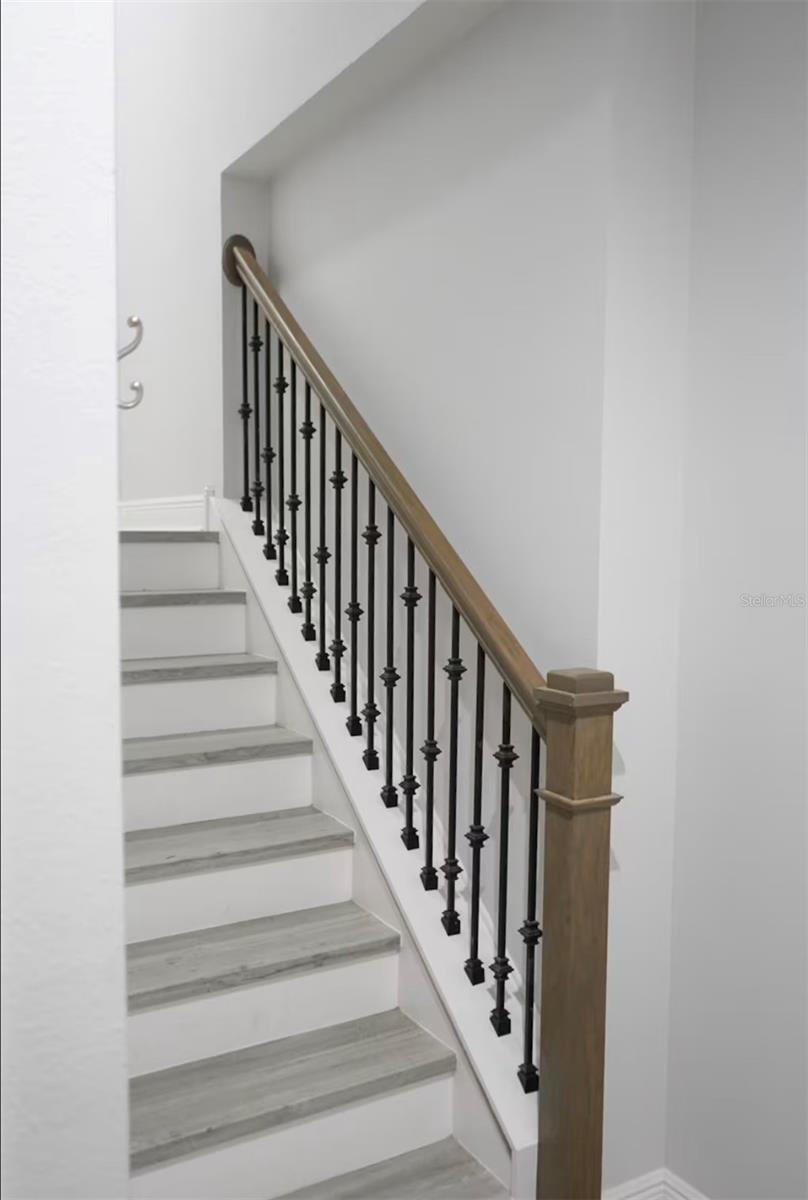 COURIER CITY - Residential Lease