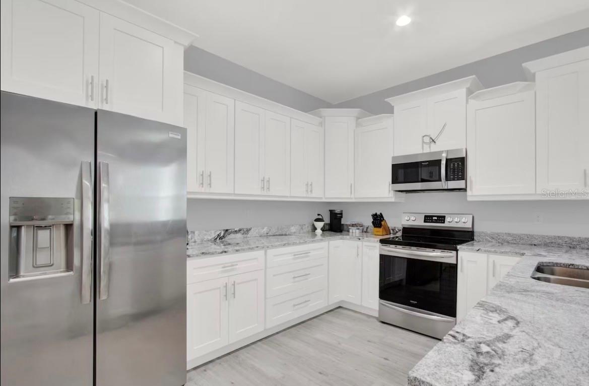 COURIER CITY - Residential Lease