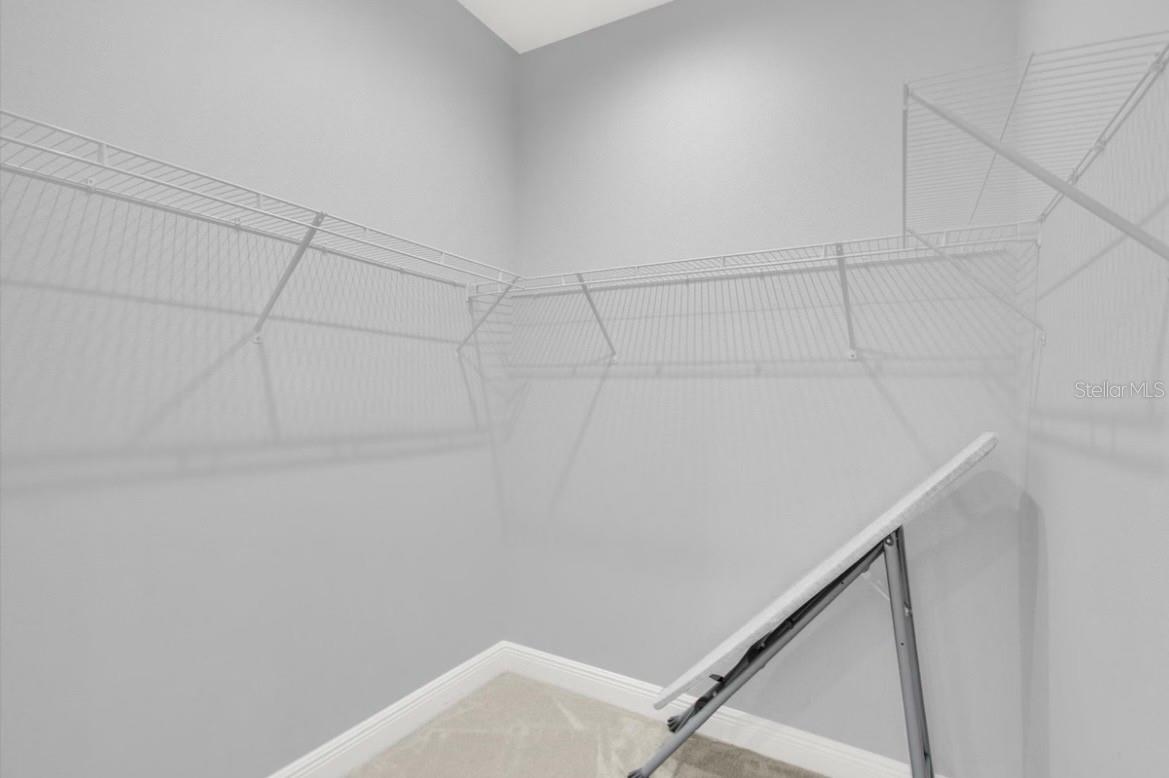 COURIER CITY - Residential Lease