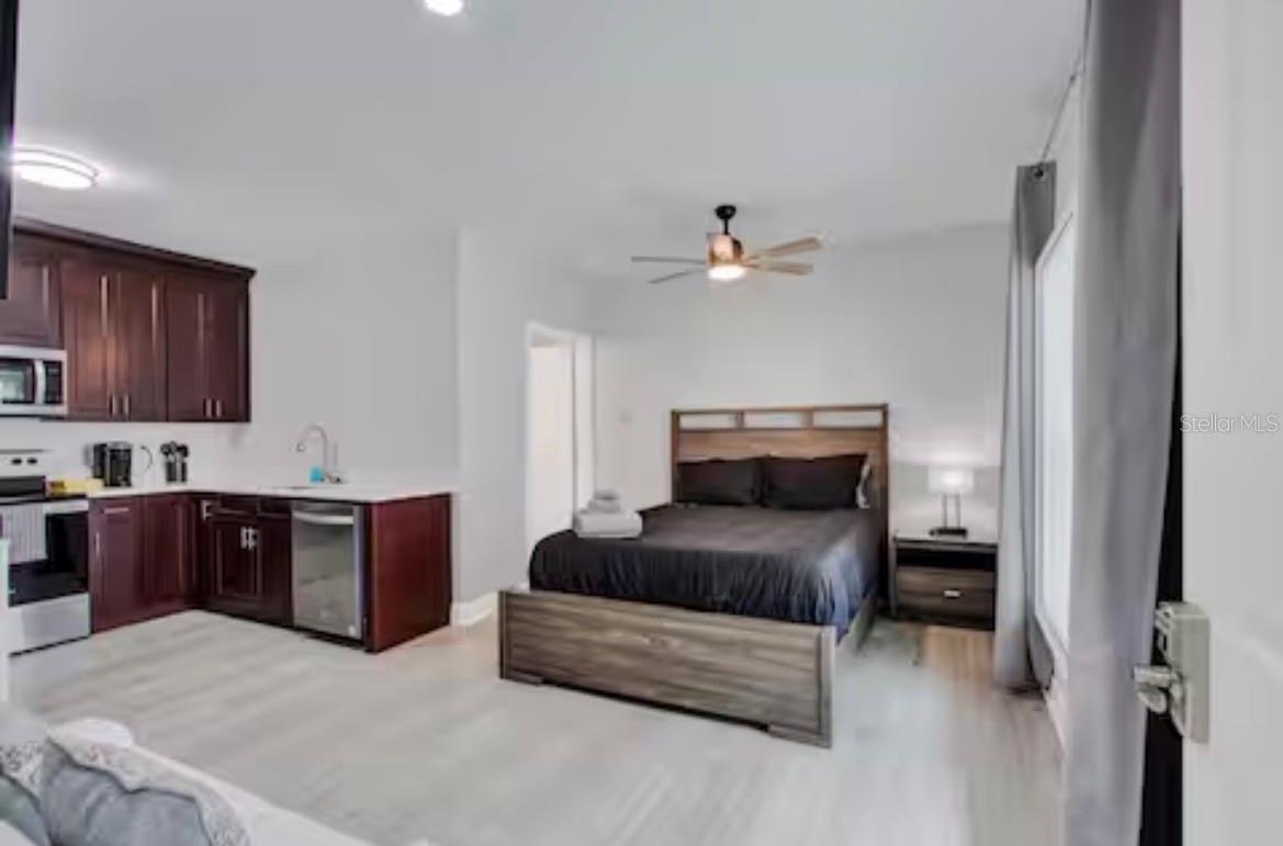 COURIER CITY - Residential Lease