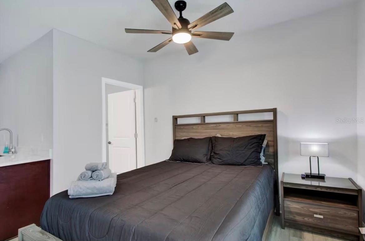 COURIER CITY - Residential Lease