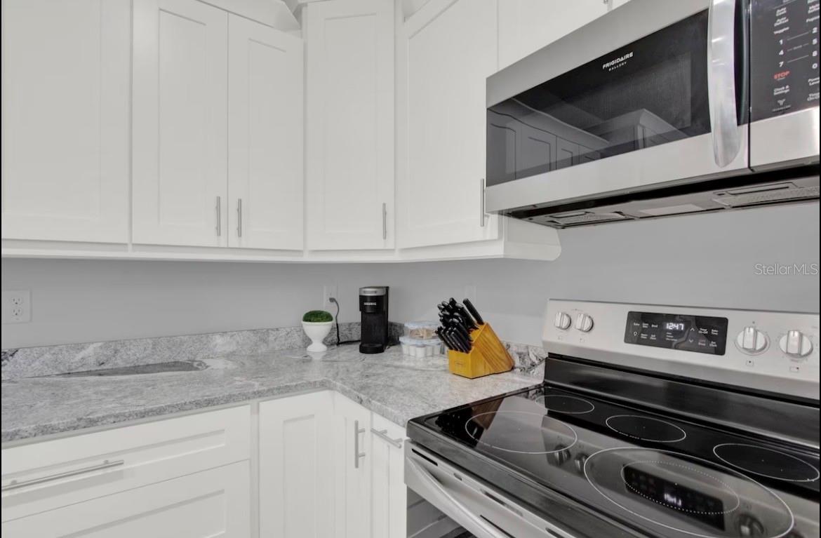 COURIER CITY - Residential Lease