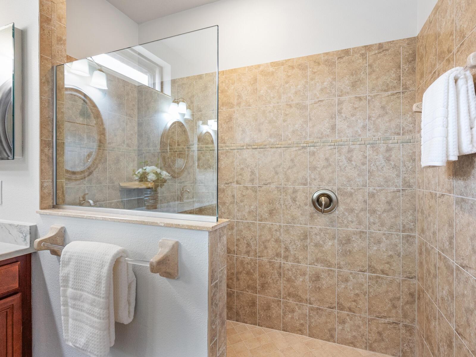 VENETIAN FALLS PH 3 - Residential