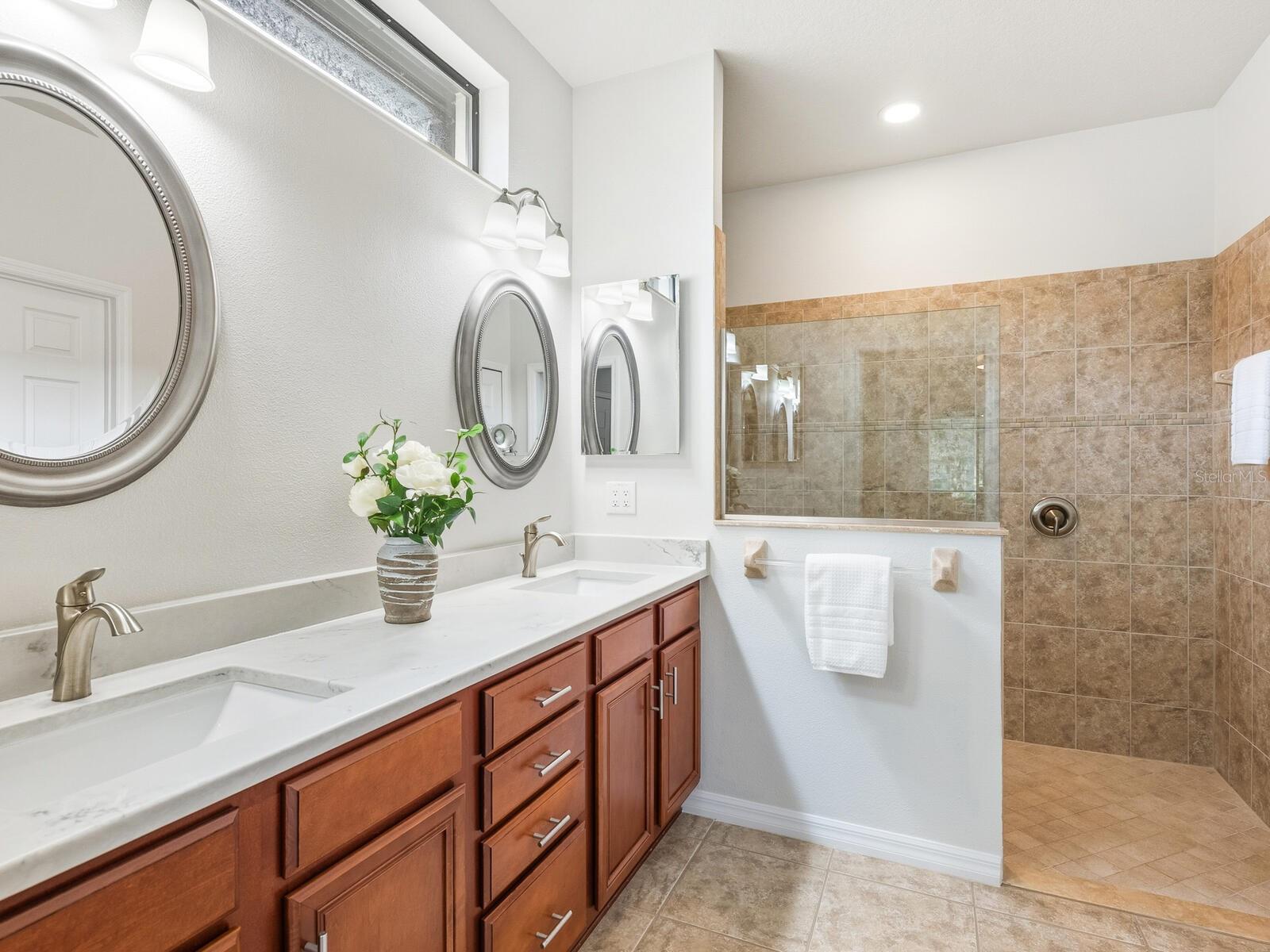 VENETIAN FALLS PH 3 - Residential