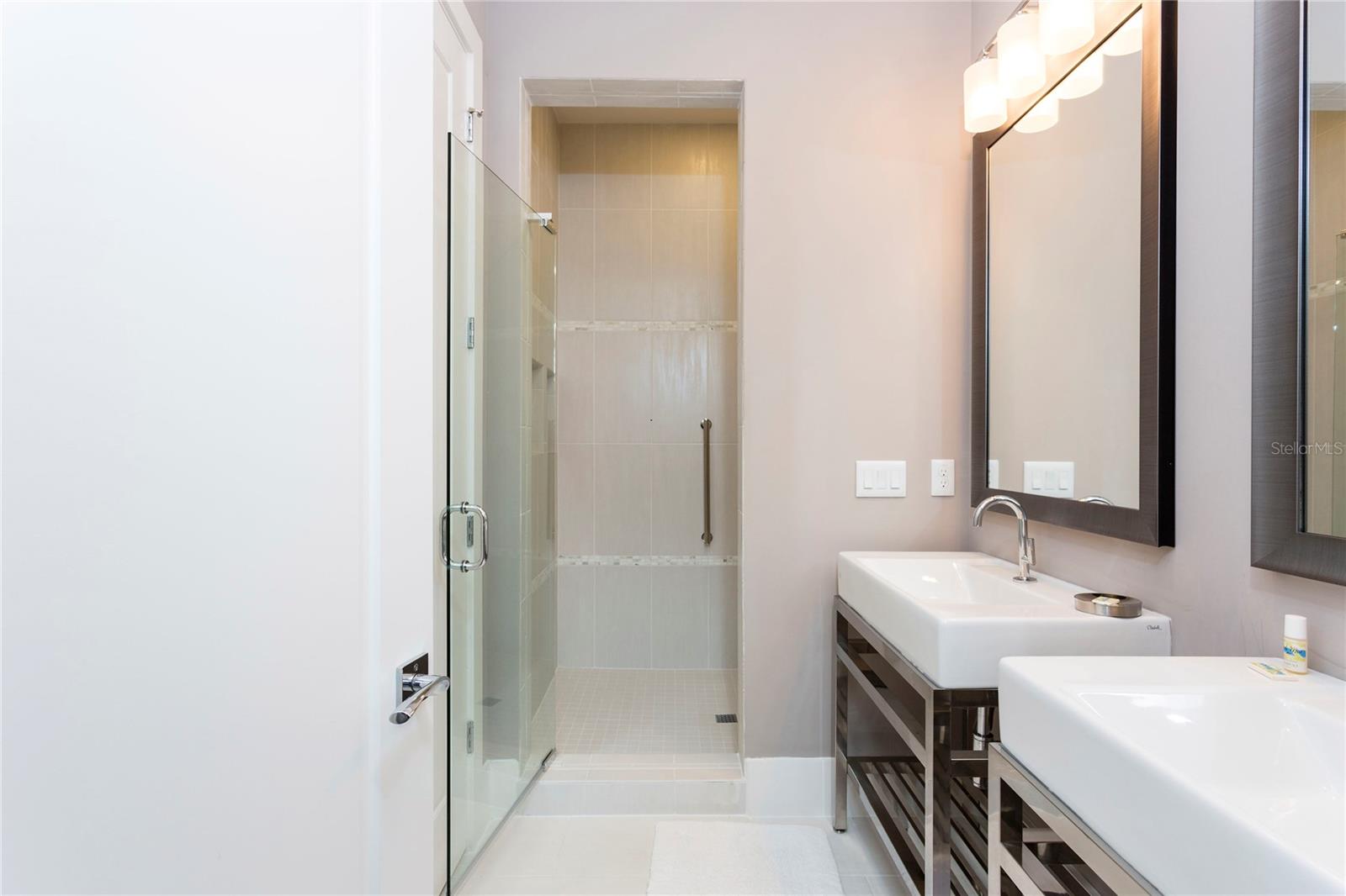 REUNION WEST VLGS NORTH - Residential