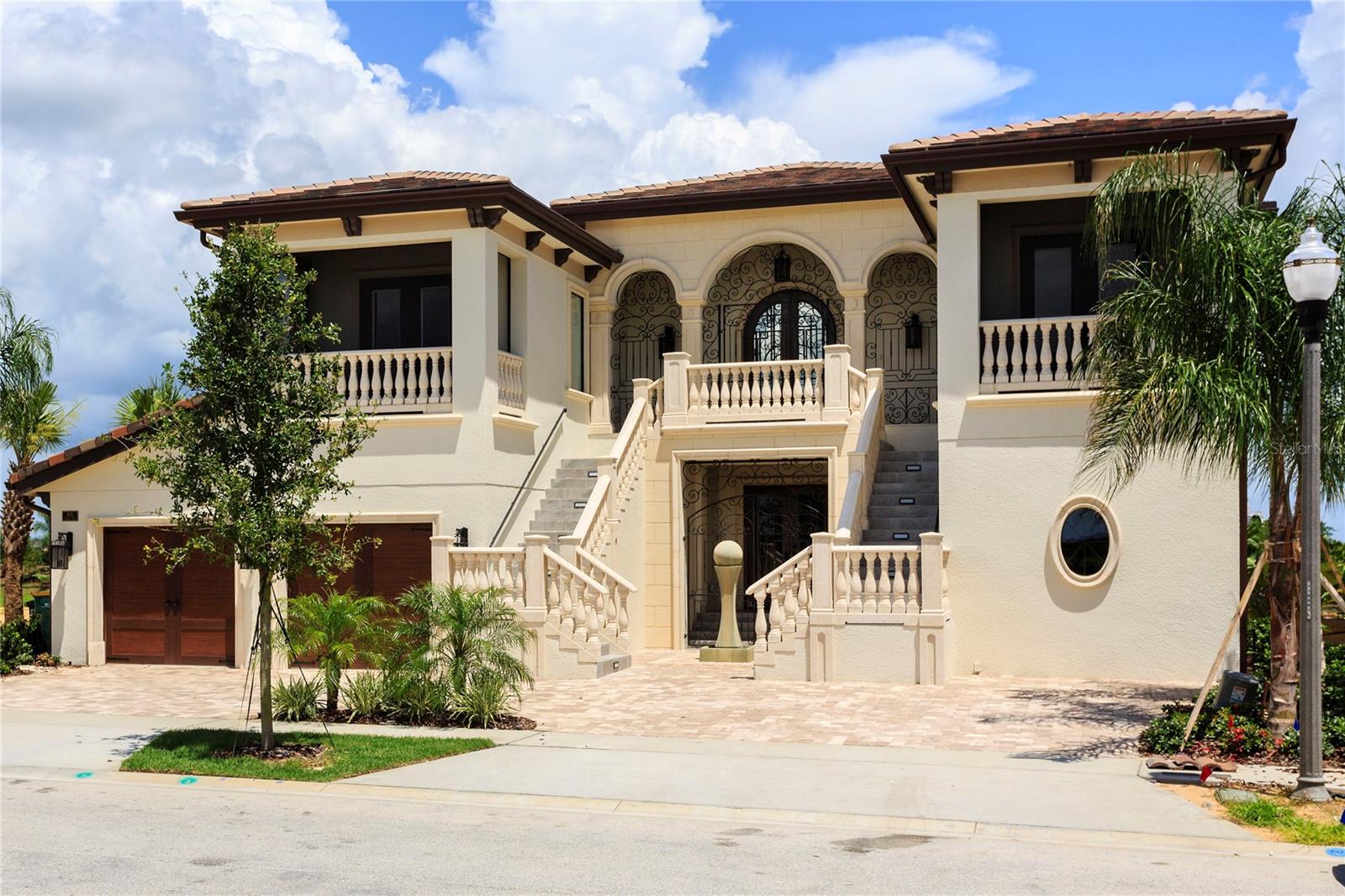 905 GOLDEN BEAR DRIVE